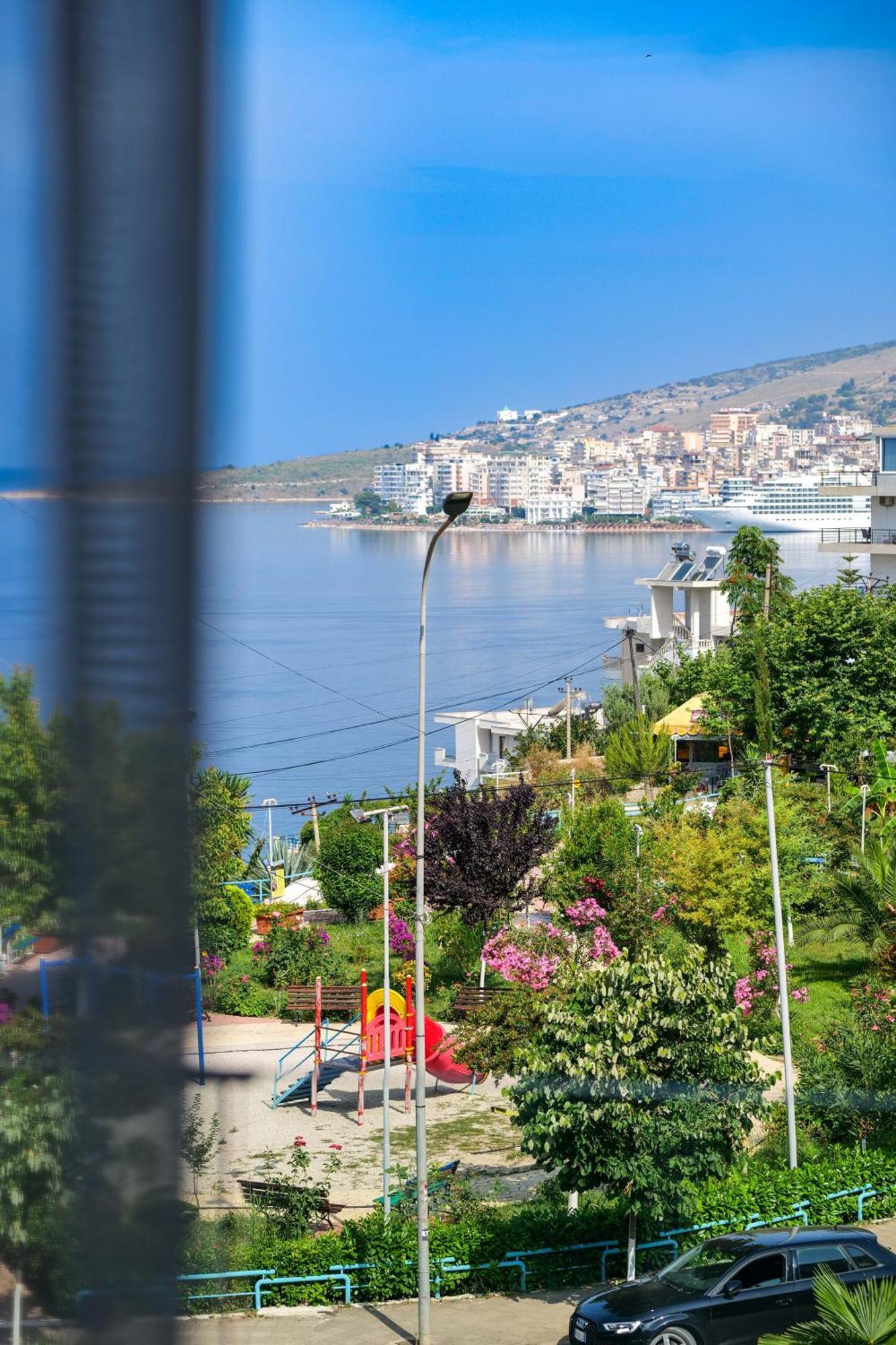 Hotel Oasis Sarandë Exterior foto