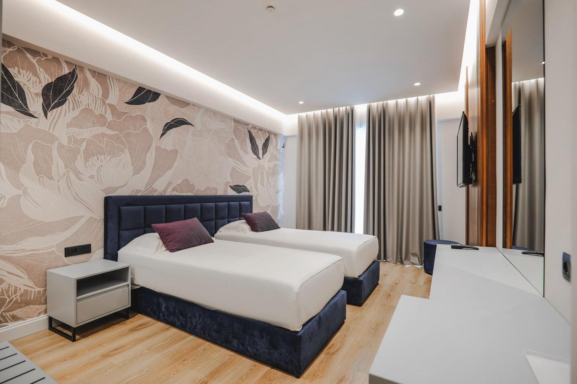 Hotel Oasis Sarandë Exterior foto
