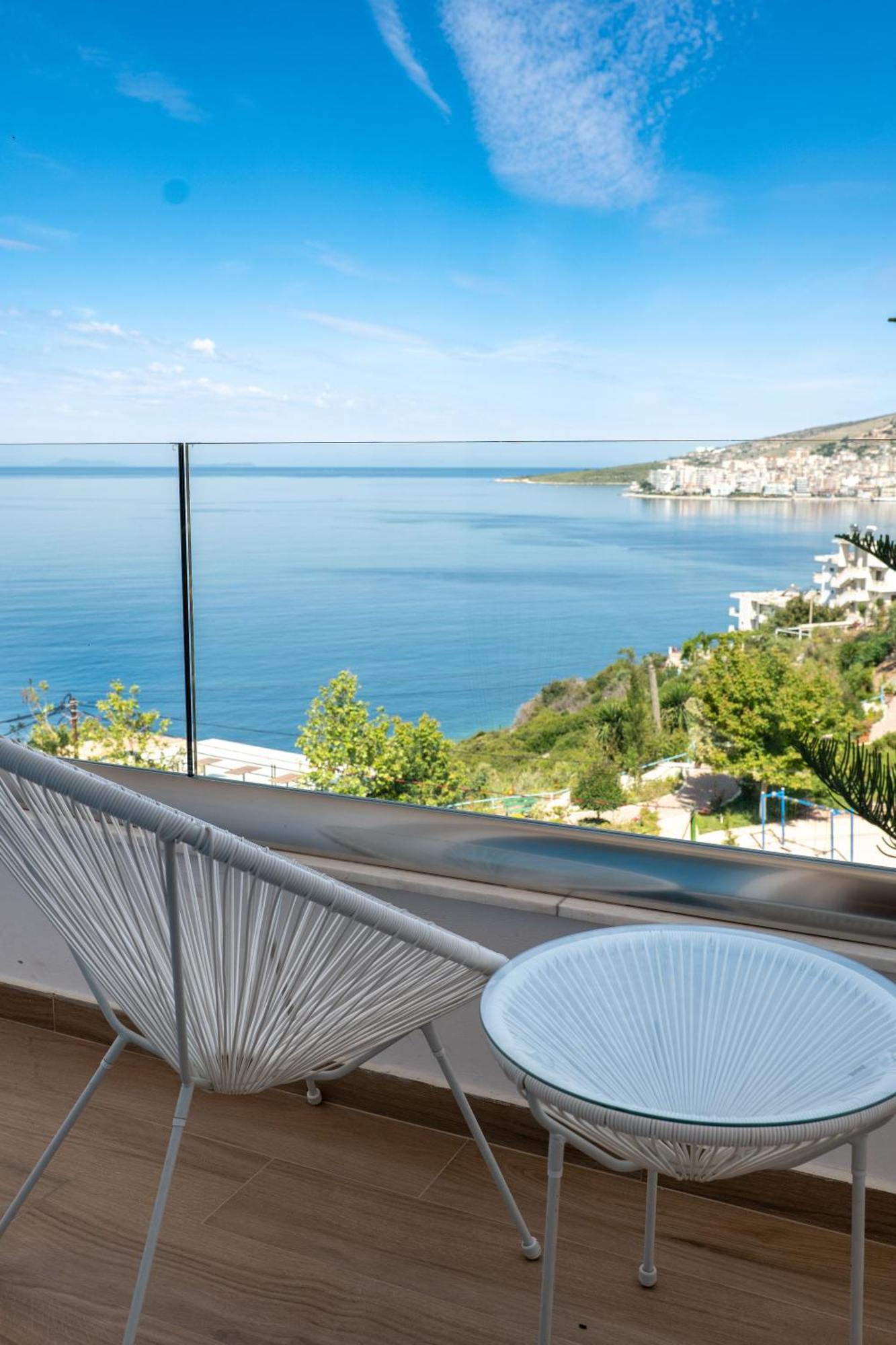 Hotel Oasis Sarandë Exterior foto